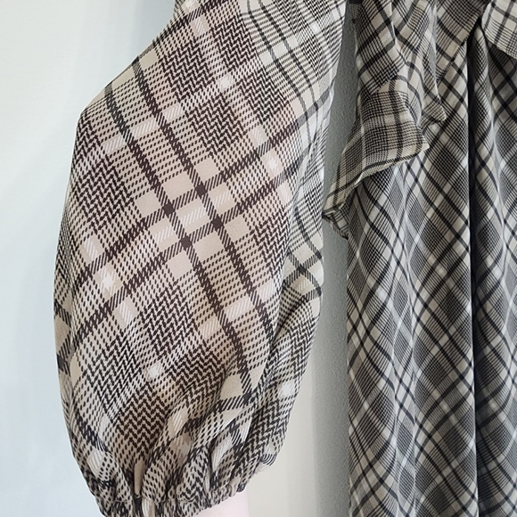 NWT Taylor Ruffled Chiffon Fit & Flare Maxi Dress - Size 6 - Picture 8 of 14